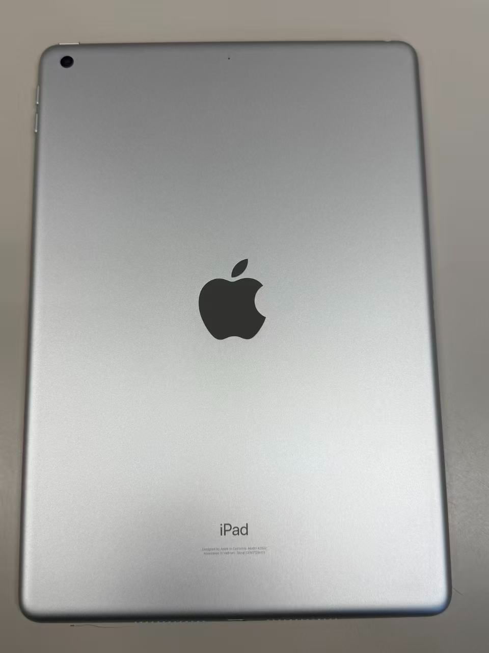 極美品 電池100％Apple iPad 第9世代 Wi-Fi 64GB シルバー 充電器付き