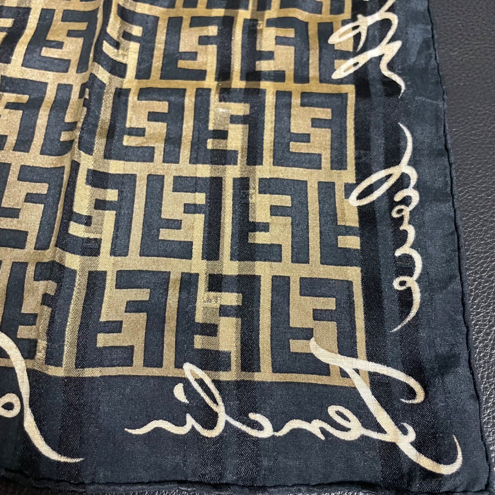 FENDI スカーフ 大判ハンカチ FF柄 シルク混 ロゴデザイン ズッカ柄