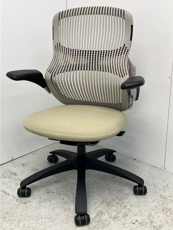 【アウトレット品】 Knollノル/ノール 固定肘付ジェネレーションチェア KNGL-55H-D20404 ナチュラル 42,250円