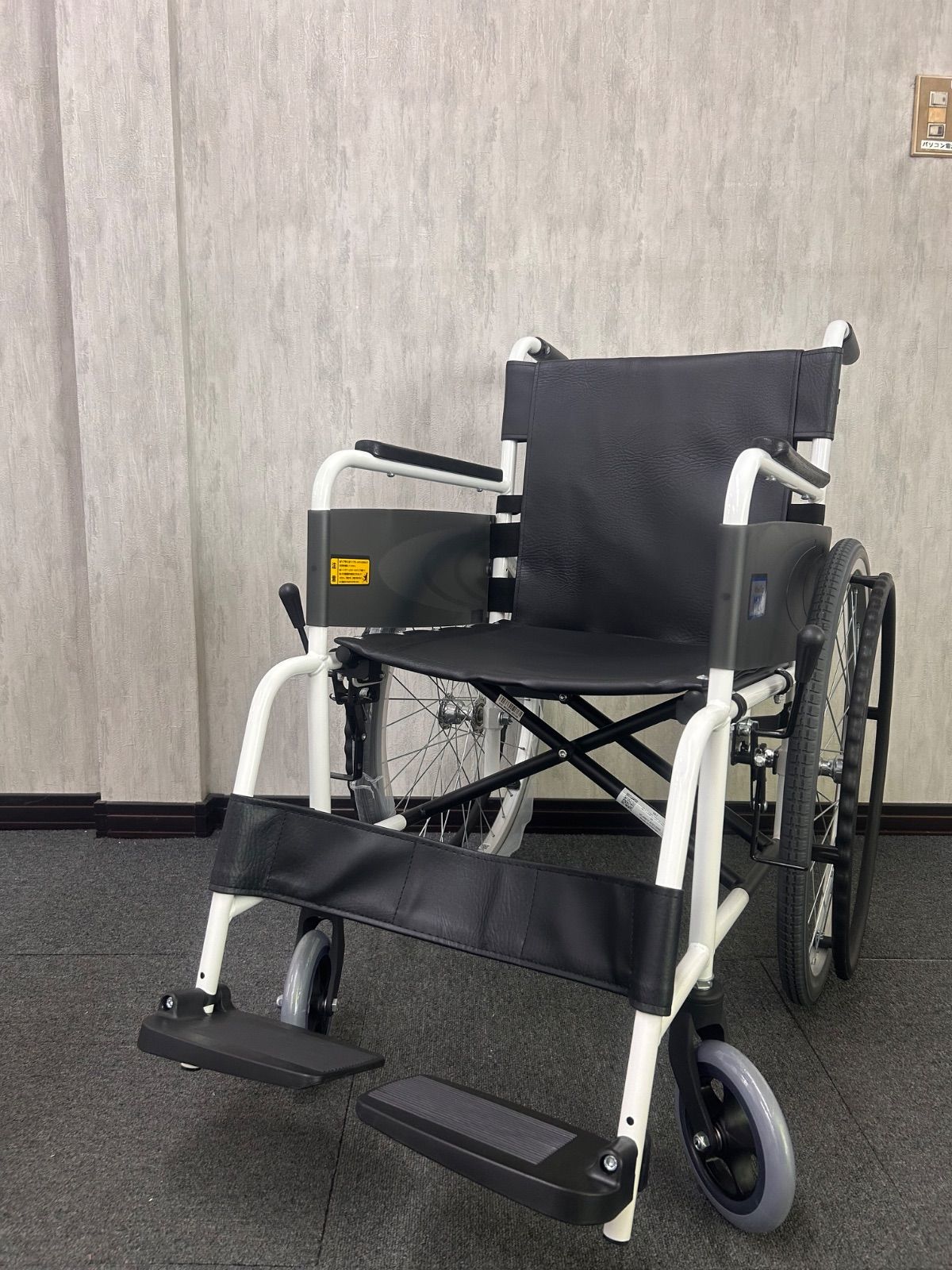 新品未使用品】開封後すぐ使える VA-0 ミキ アルミ製自走式車椅子