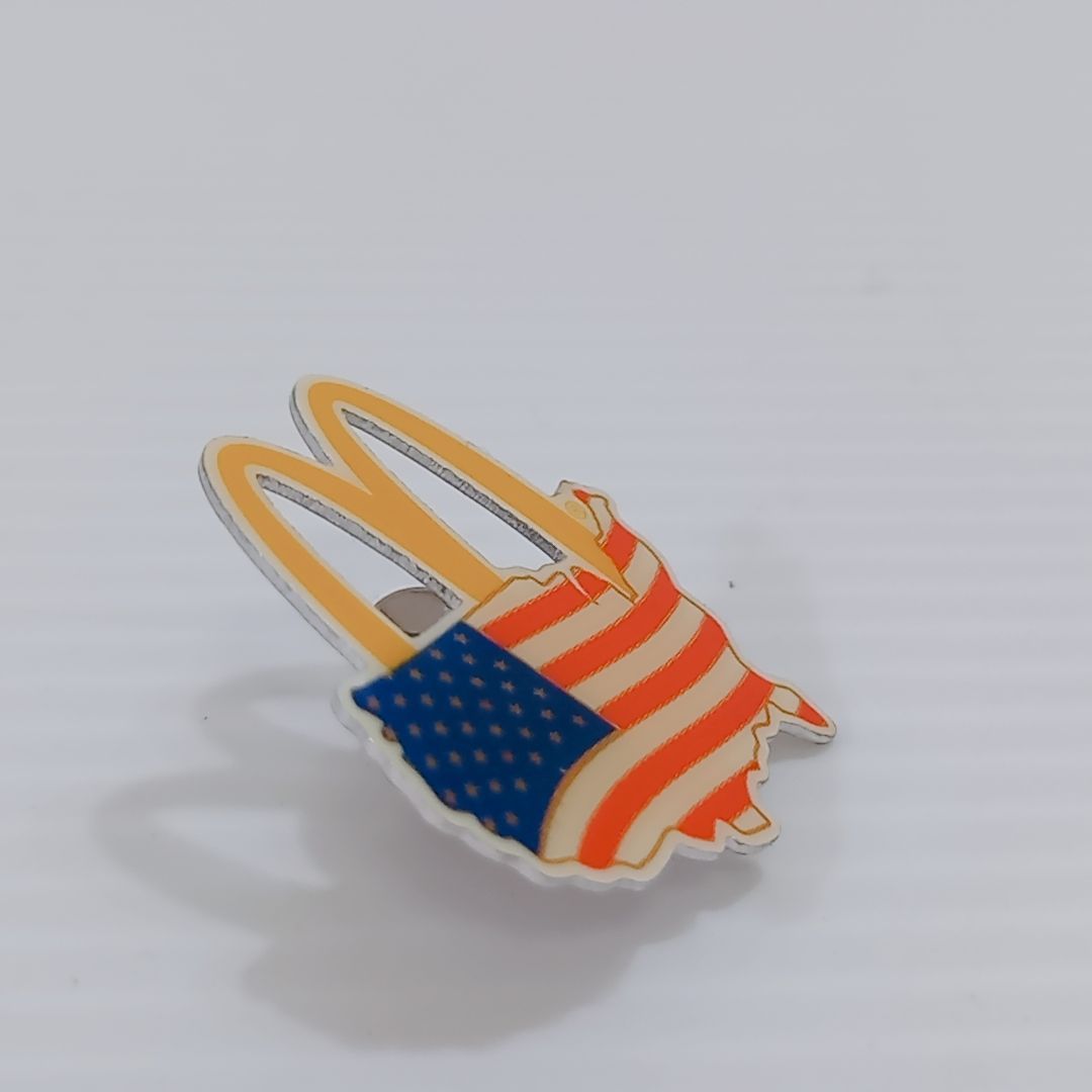マクドナルド ヴィンテージ ピンバッジ 2個セット クルーピン USA