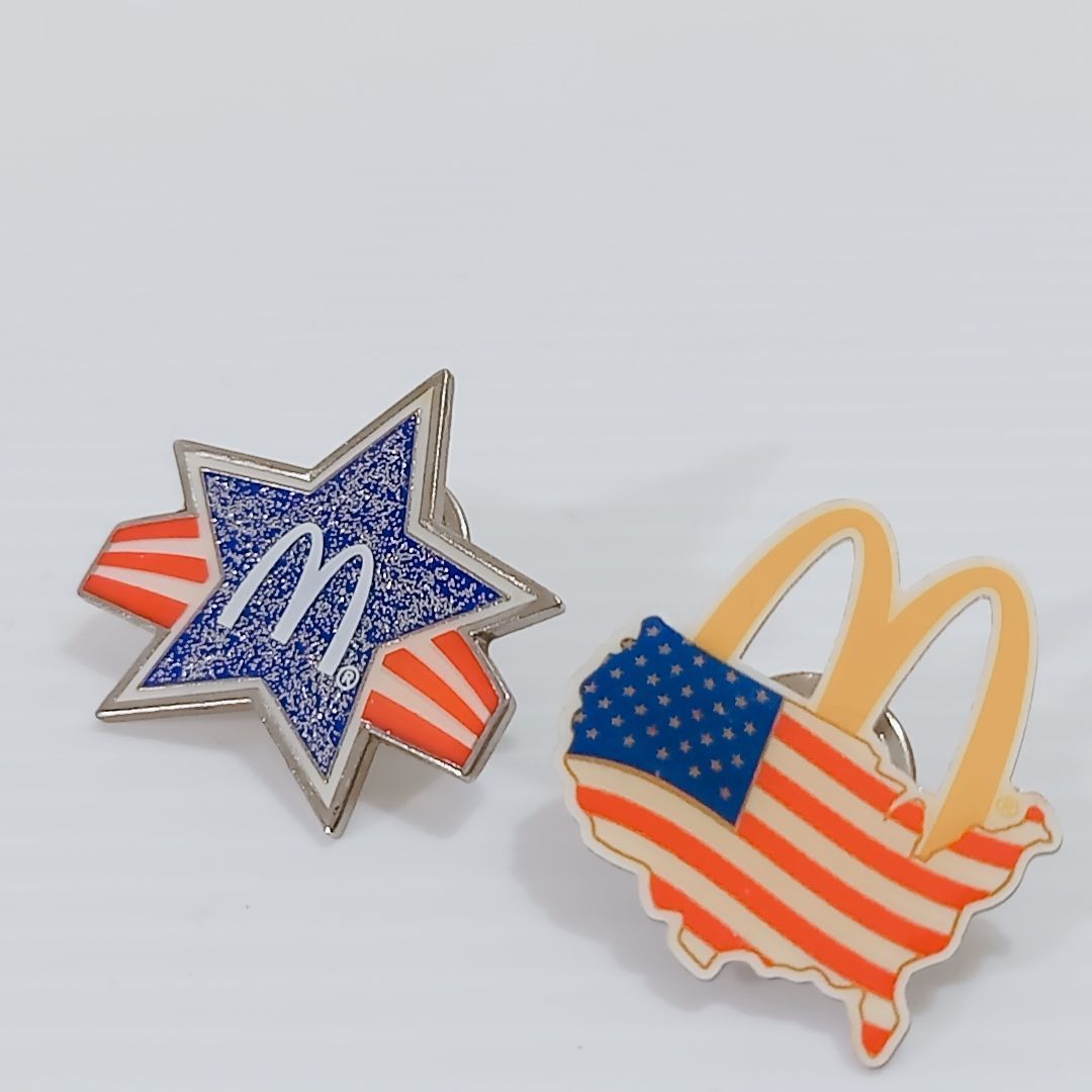 マクドナルド ヴィンテージ ピンバッジ 2個セット クルーピン USA