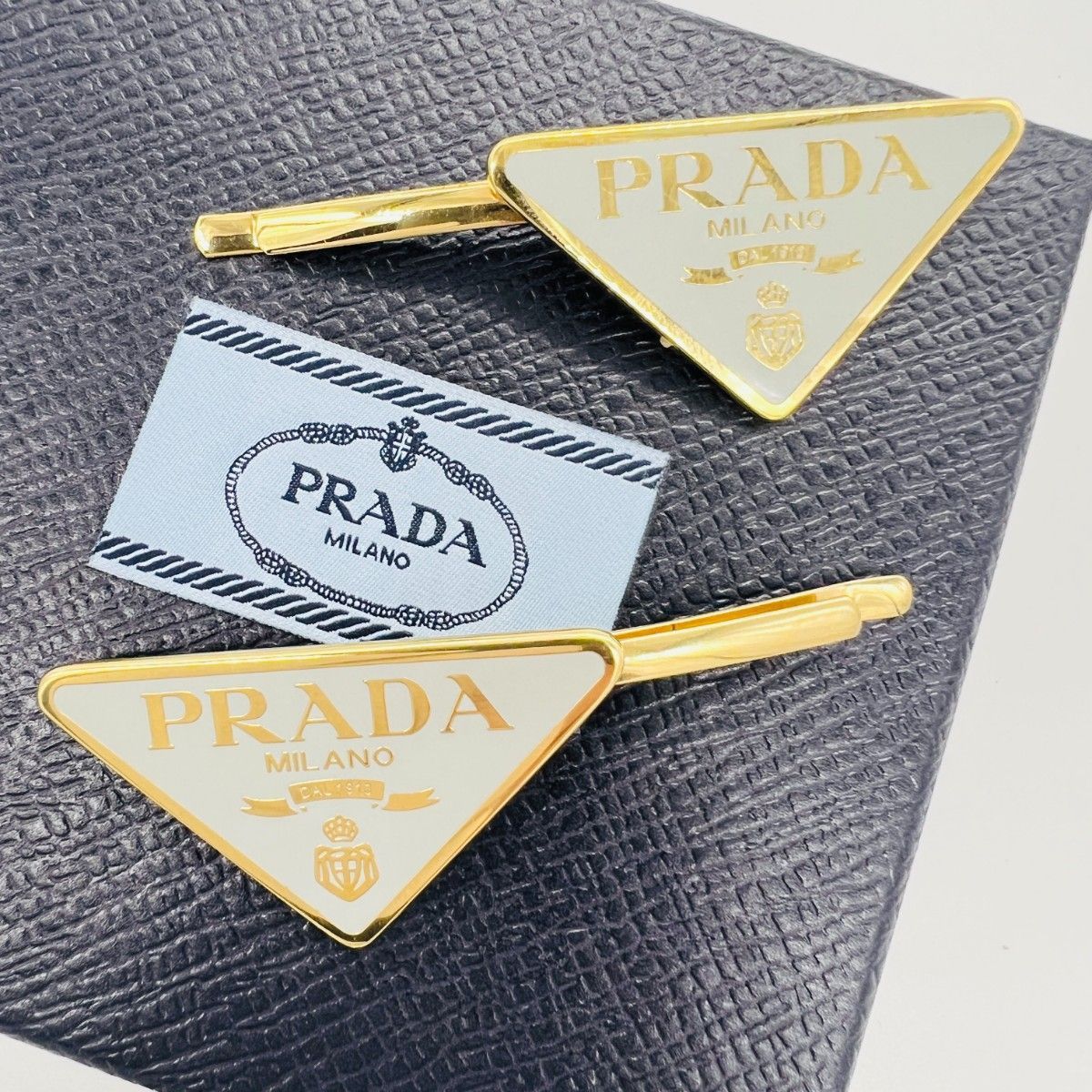 PRADA プラダ メタル ヘアピン パールグレー 1IF051 ヘアアクセサリー