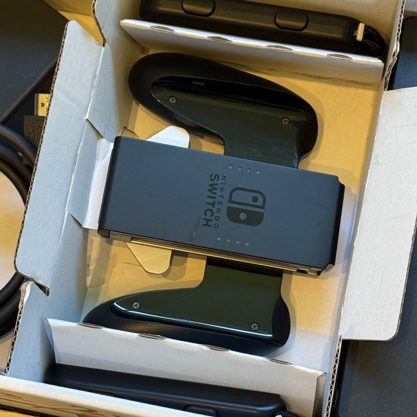 10-064【中古良品】Switch 本体 旧型 ネオン 箱付き - メルカリ