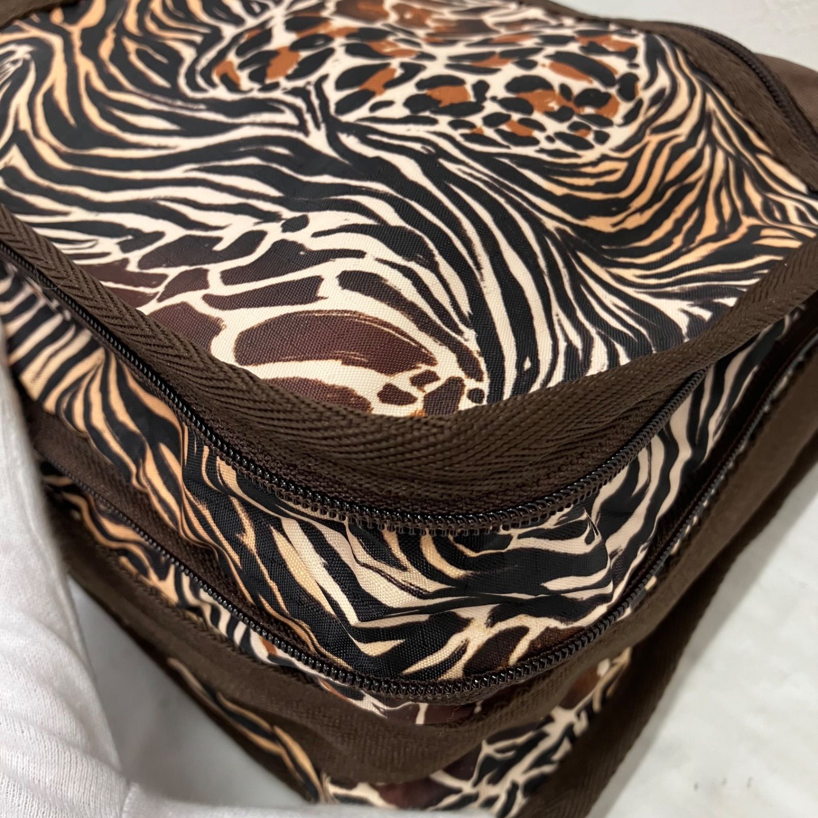 9969 【美品】 LeSportsac レスポートサック デラックスエブリデイ 