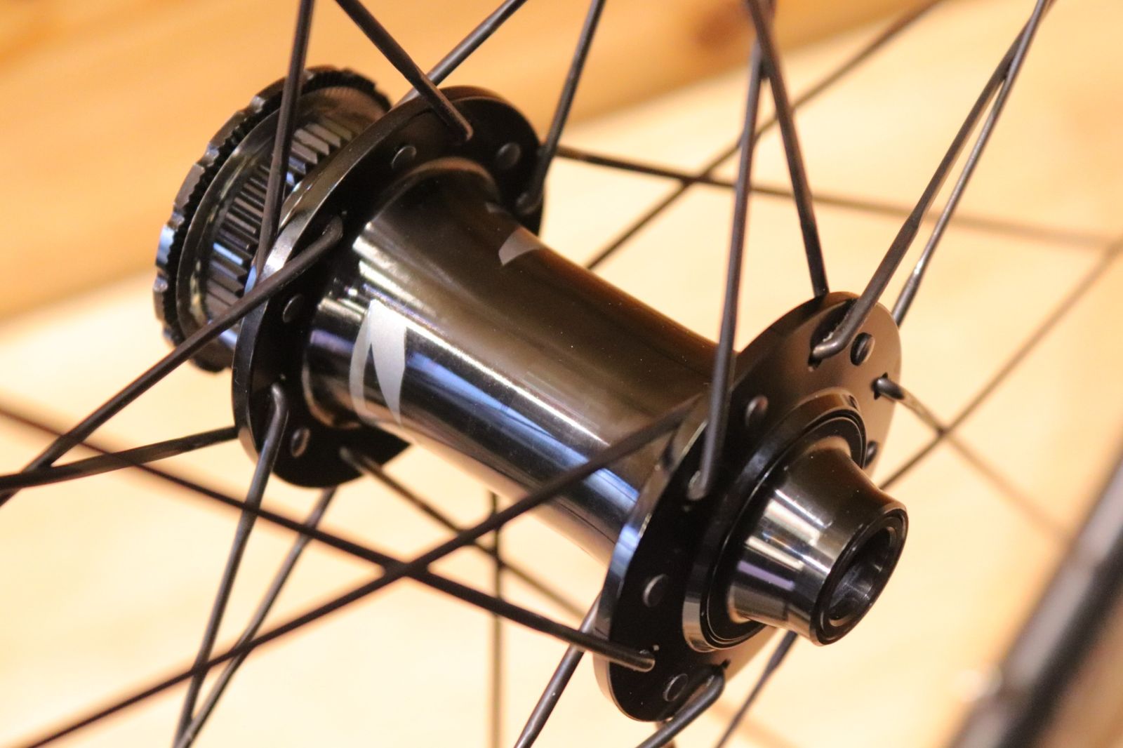 ジップ ZIPP 303S DISC シマノ 11S/12S 23㎜ フックレス カーボン