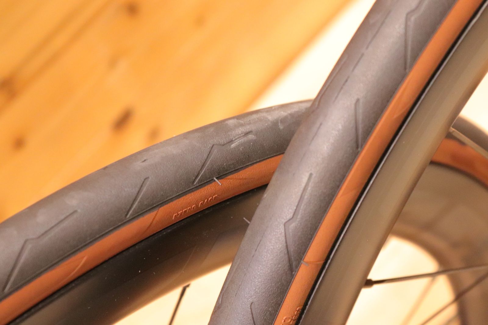 ジップ ZIPP 303S DISC シマノ 11S/12S 23㎜ フックレス カーボン