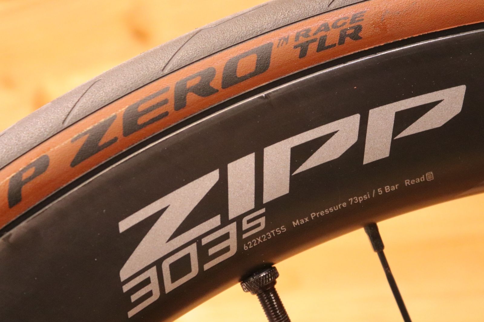 ジップ ZIPP 303S DISC シマノ 11S/12S 23㎜ フックレス カーボン