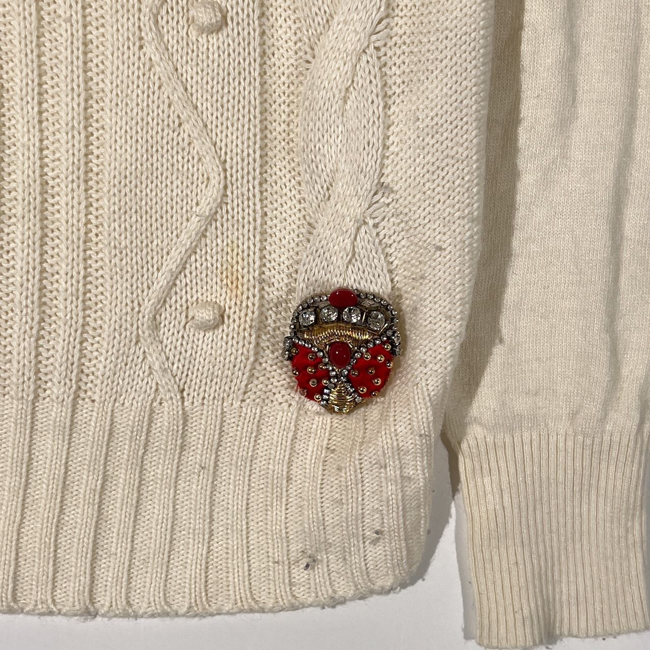 イタリア製 カシミヤ混 VALENTINO ヴァレンティノ ブローチ風 デザイン