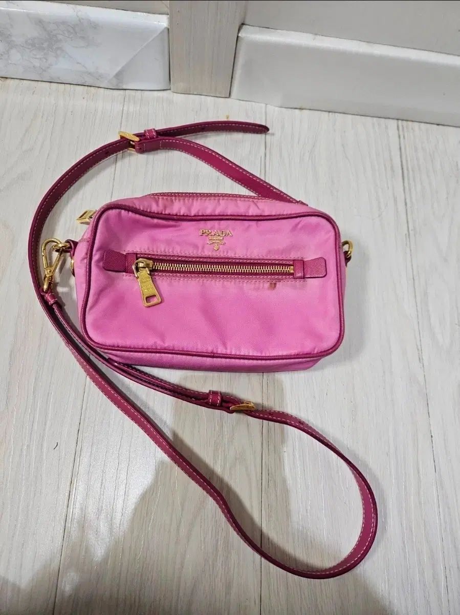 (正規品) PRADA ピンク リナイロン クロスバック