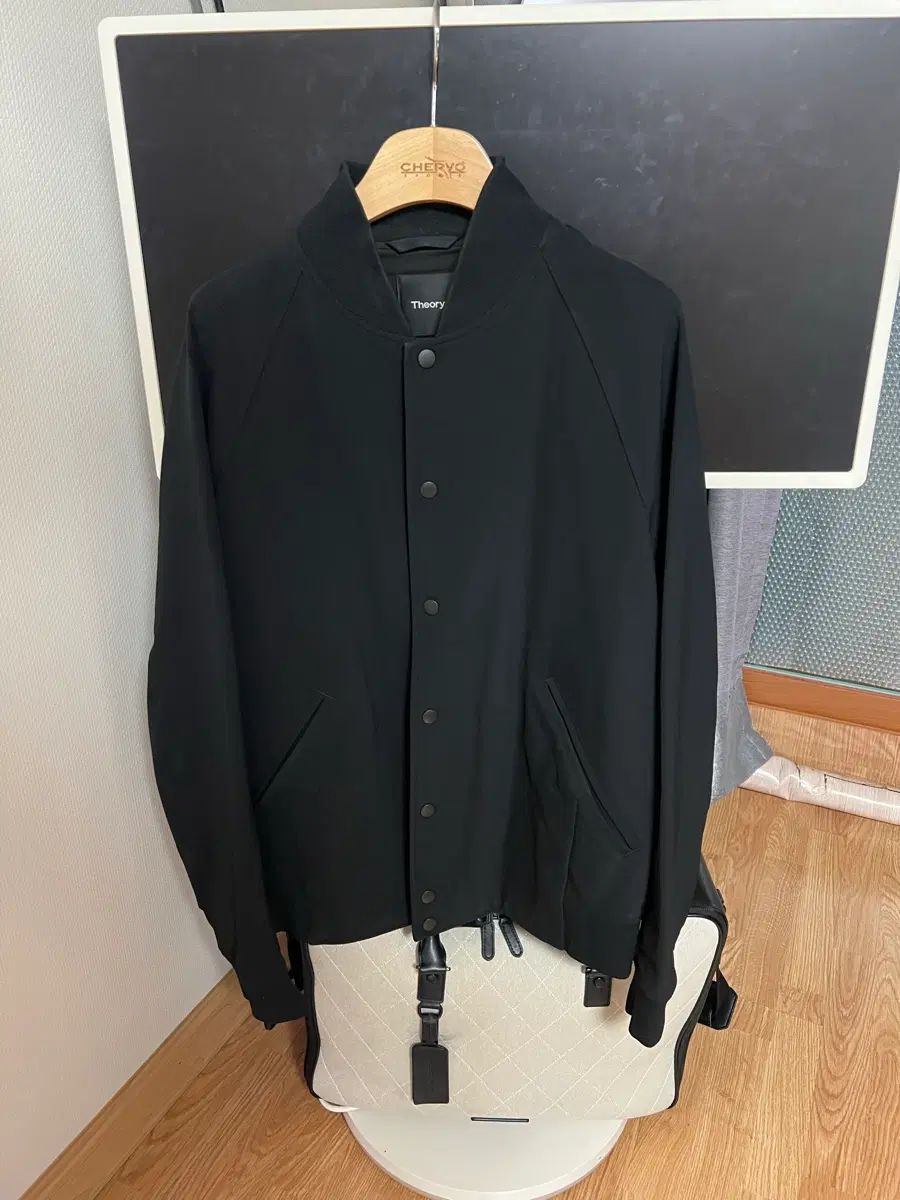 セオリー スタジャン ジャケット 出品