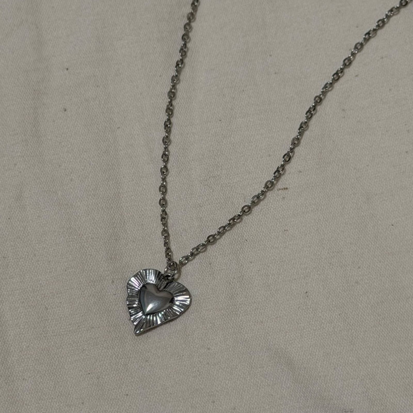 — Noah’s — Heart necklace Silver thumbnail 2
