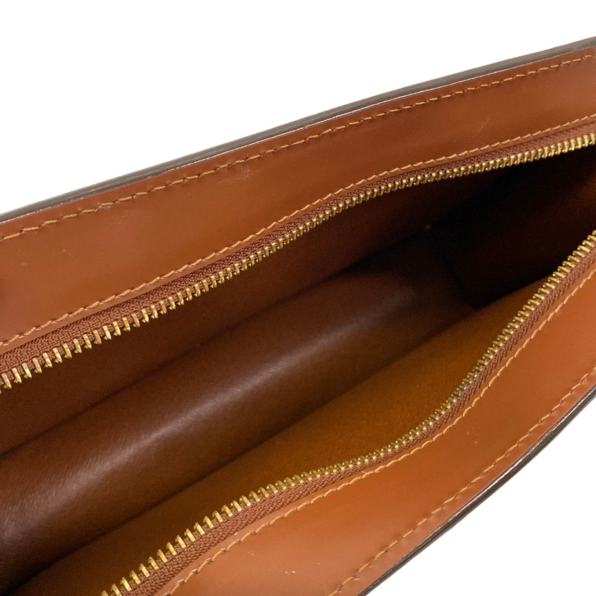 https://assets.mercari-shops-static.com/-/large/plain/2JXqWEJa2xPDFQyAtiMH5h.jpg@jpg
