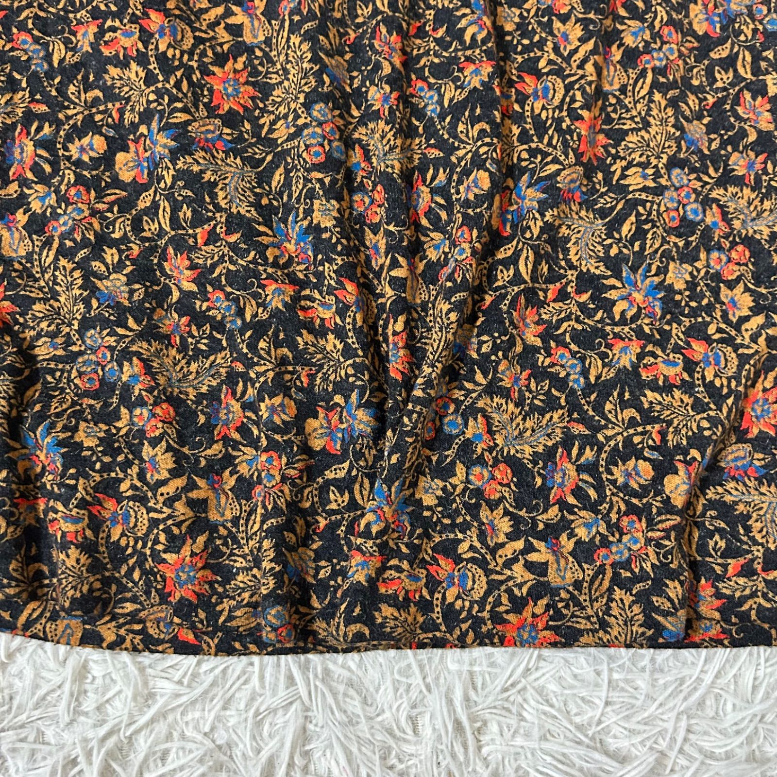 https://assets.mercari-shops-static.com/-/large/plain/2JXqWLa27tNeoULYxFShCs.jpg@jpg
