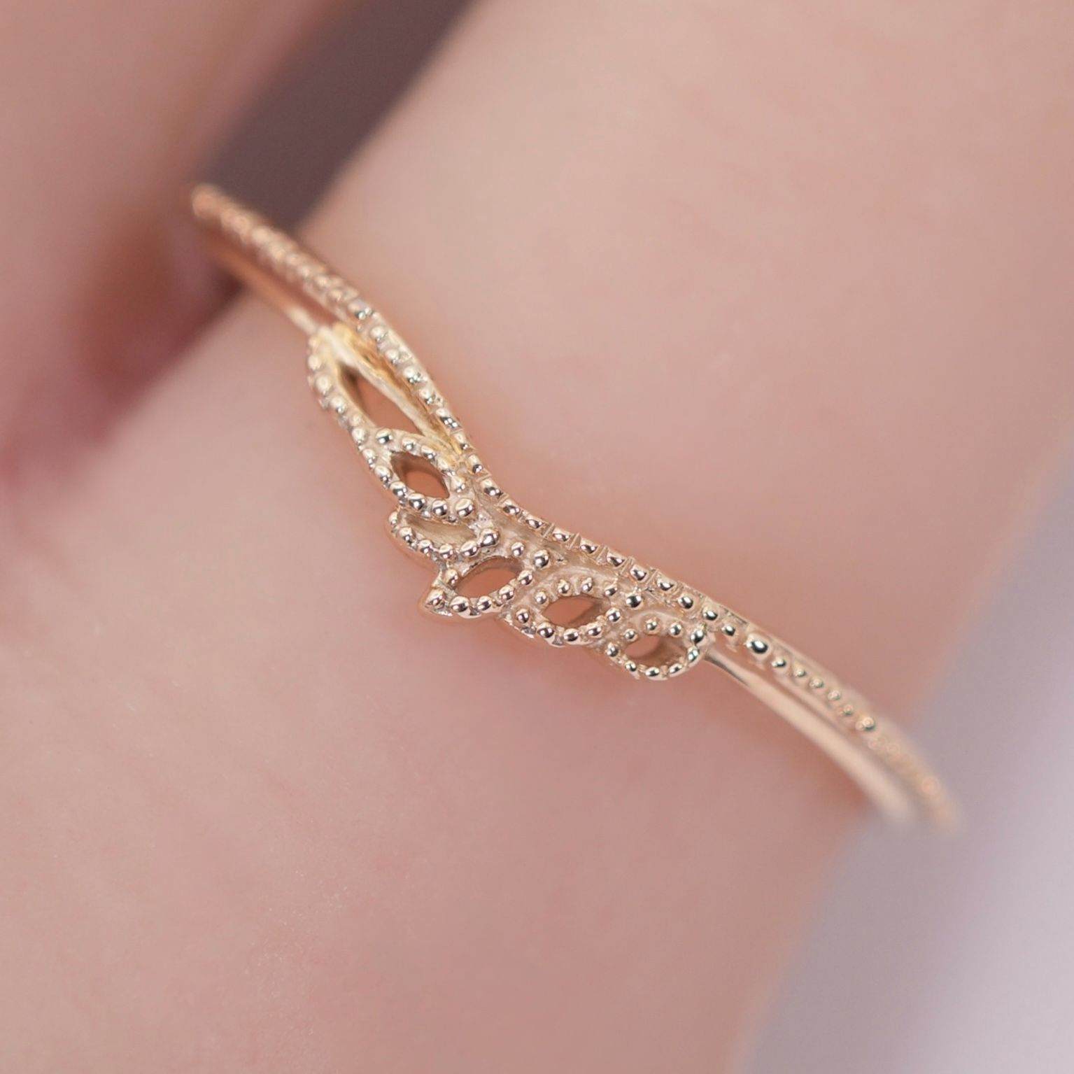 美品♥アガット K10 リーフモチーフ リング　12号 美品 アガット V字 K10 リング リーフ ミル打ち agete/25-1348 - メルカリ