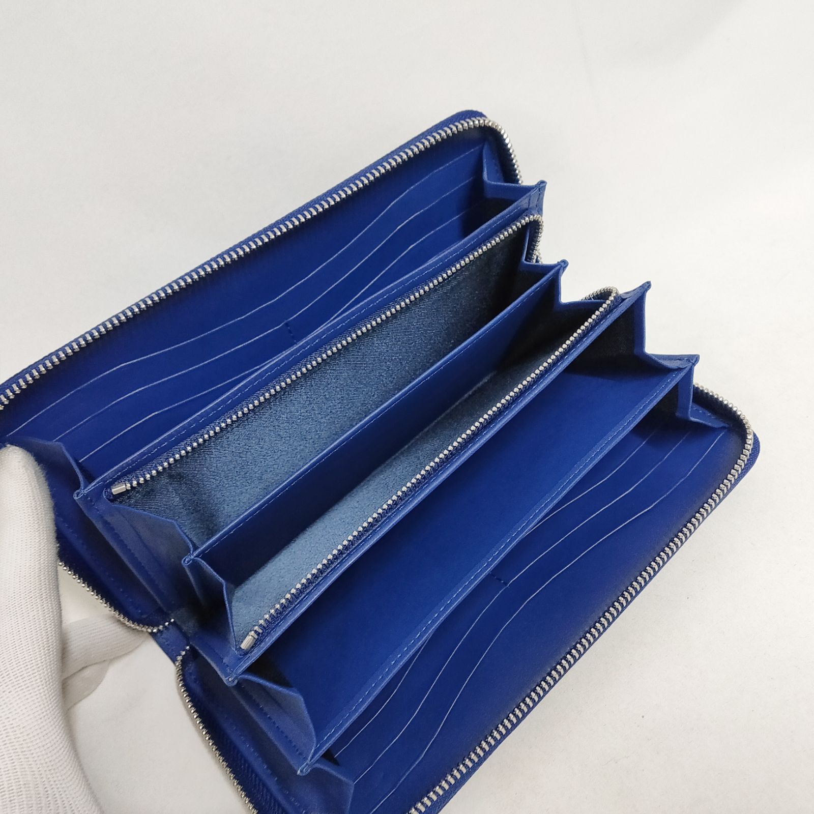 新品 未使用 ペッレモルビダ デッキナイン ラウンドジップウォレット