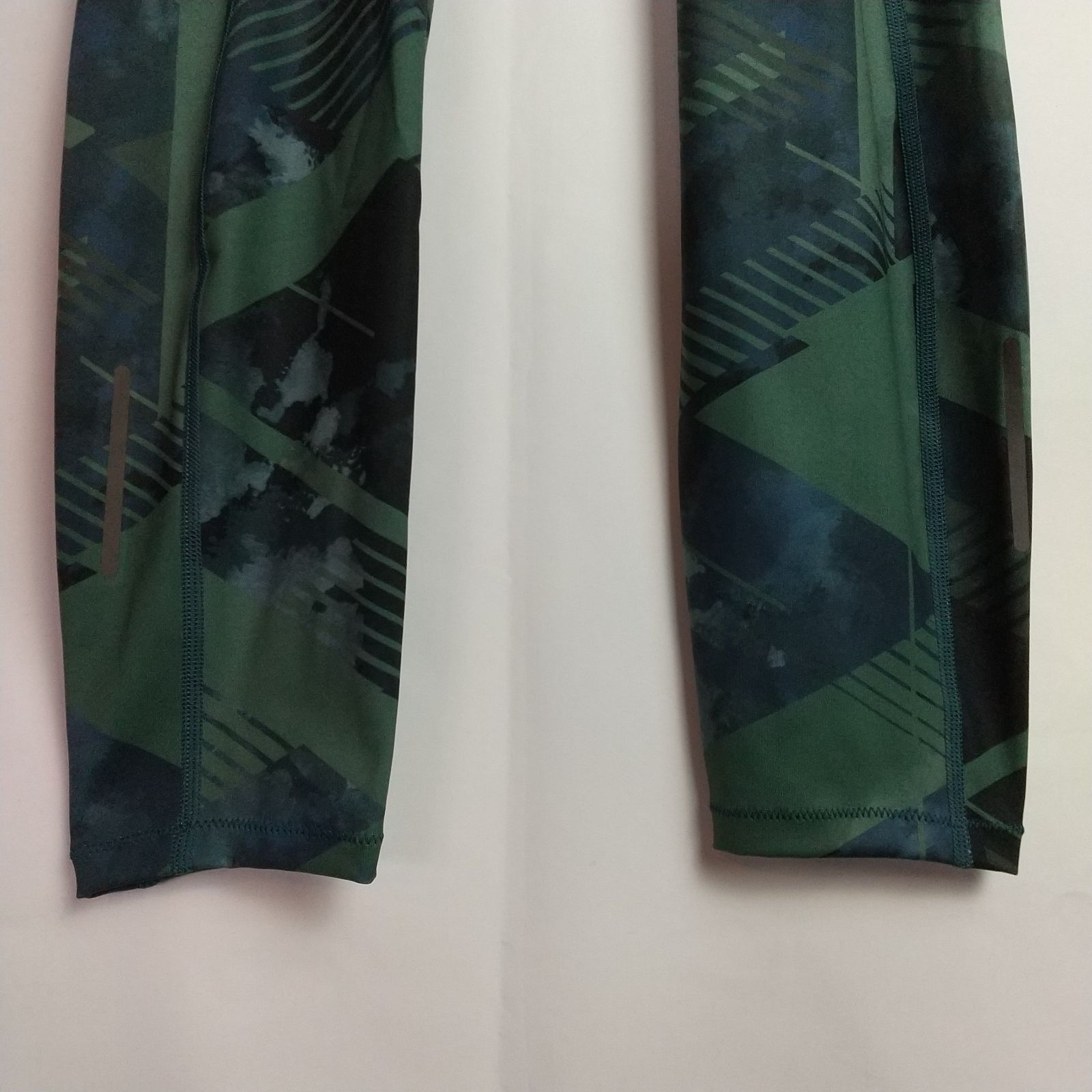 https://assets.mercari-shops-static.com/-/large/plain/2JXqzy5Zyy2V6UeP6sFutm.jpg@jpg