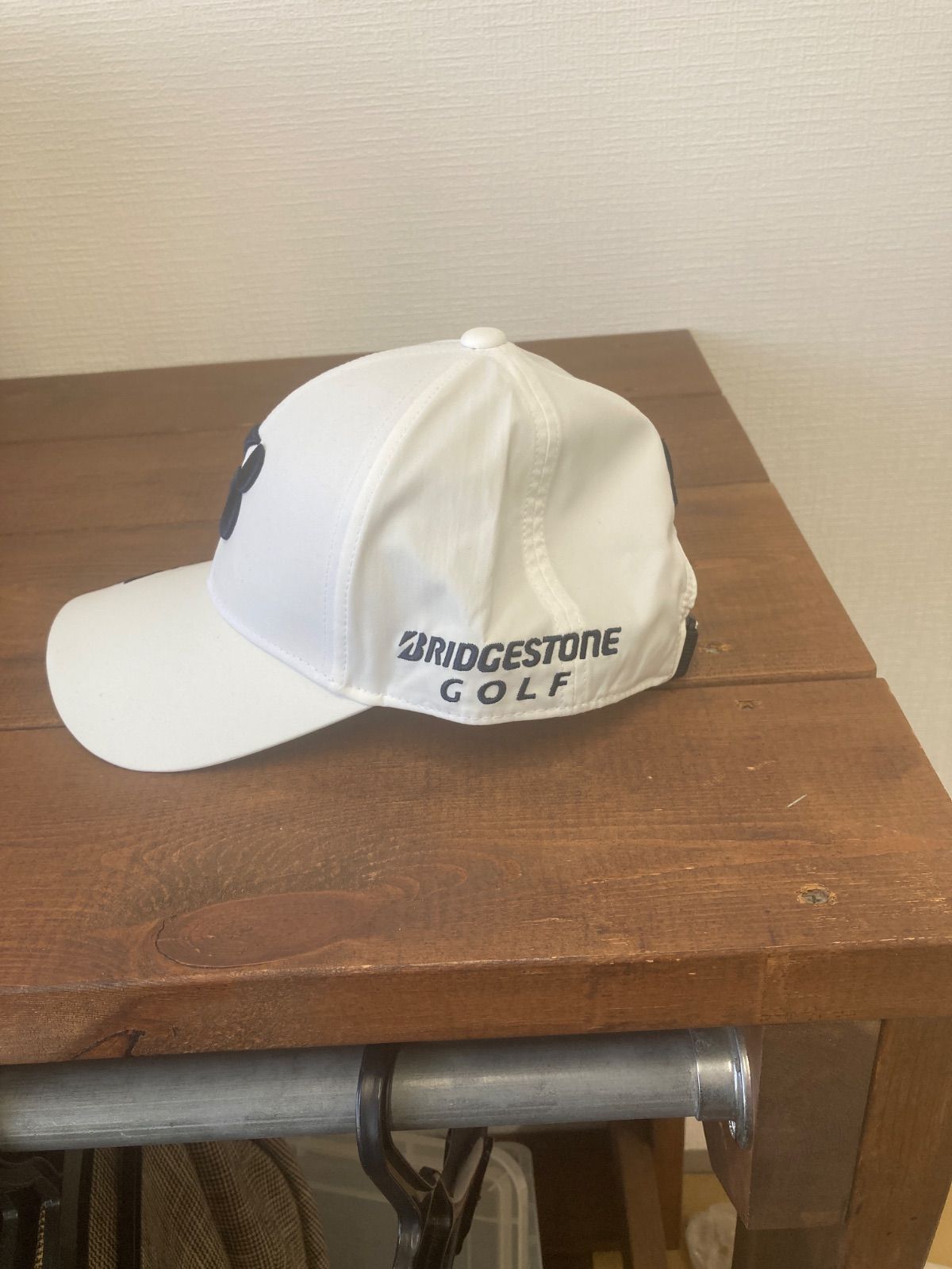 https://assets.mercari-shops-static.com/-/large/plain/2JXr2KM7cUmvQoByLWeL5h.jpg@jpg