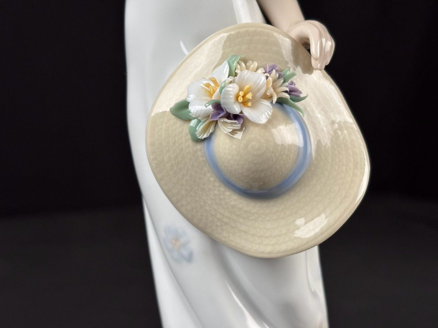 リヤドロ フィギュリン 大事な花かご 展示保管品 リヤドロ 「春の日（Spring Days）」9213 フィギュリン 保管箱付