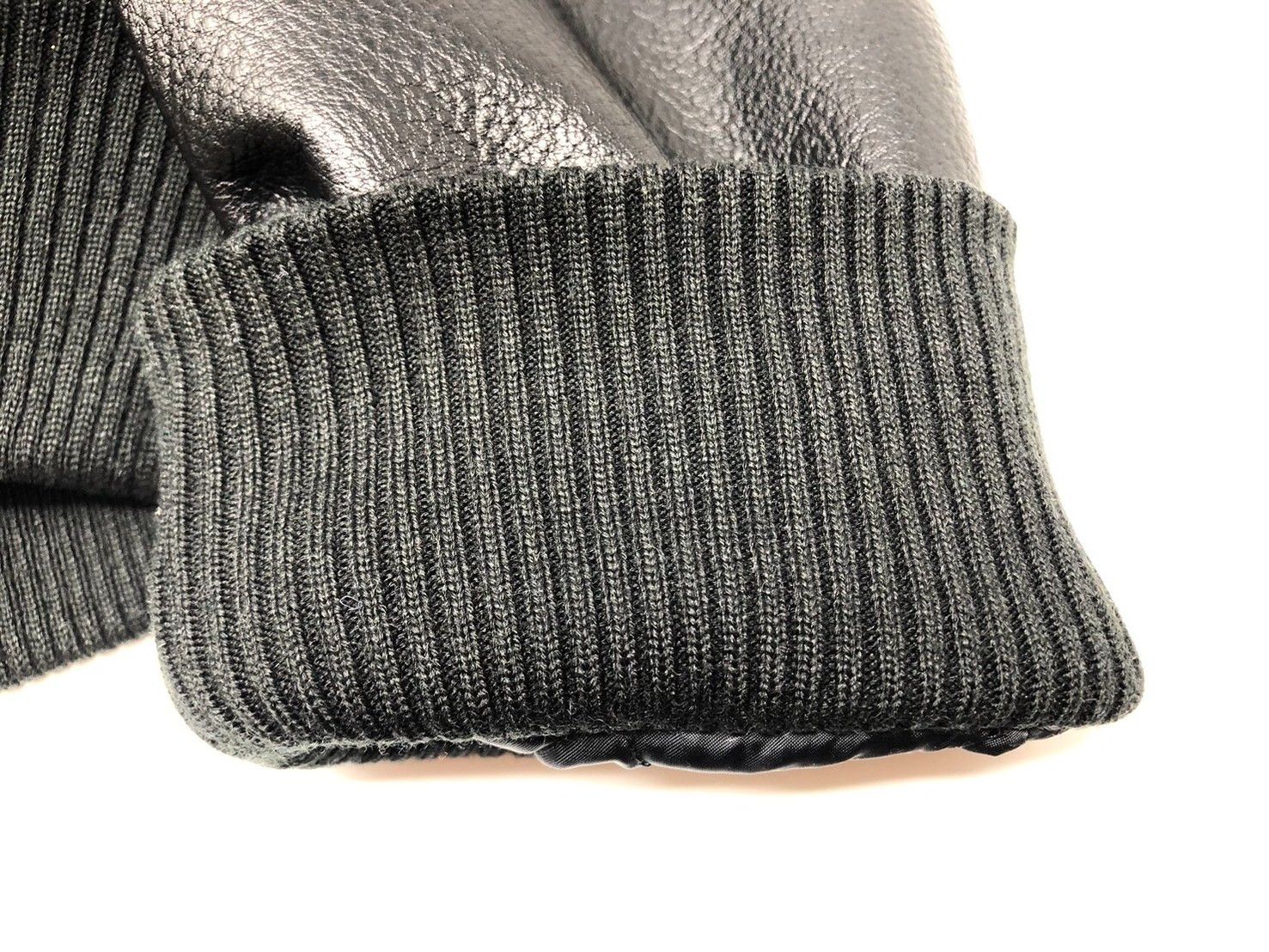 https://assets.mercari-shops-static.com/-/large/plain/2JXr48CKAWZ4M2U8X22ESU.jpg@jpg