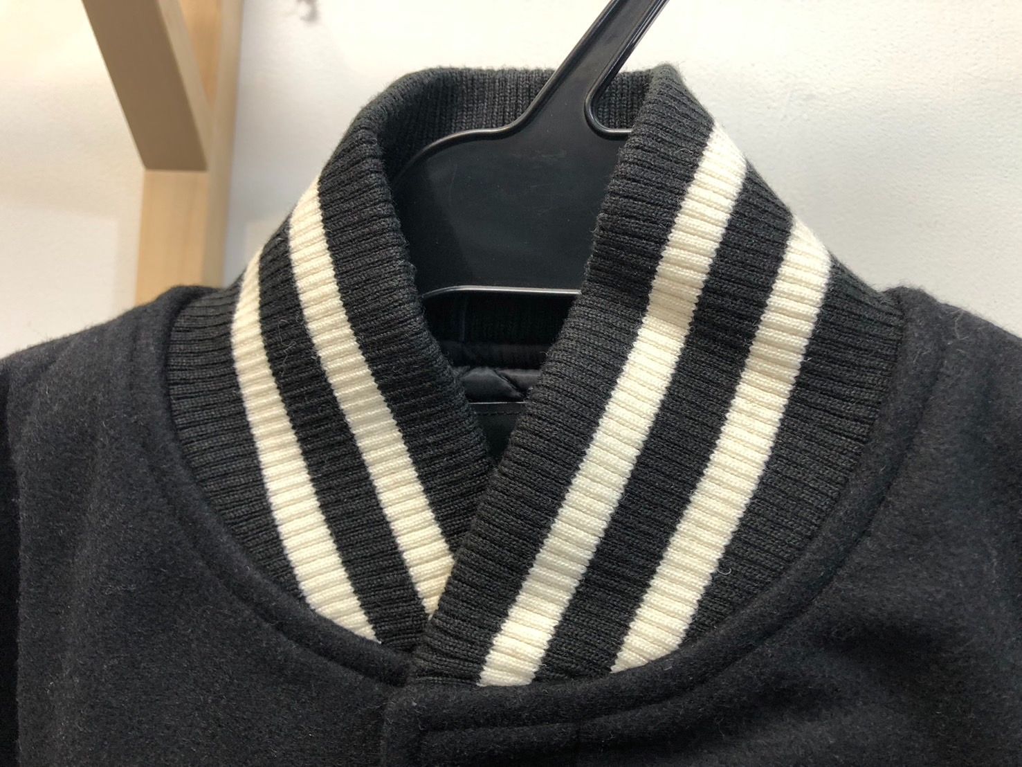 https://assets.mercari-shops-static.com/-/large/plain/2JXr48CZ5cikZPPsVbgAYB.jpg@jpg