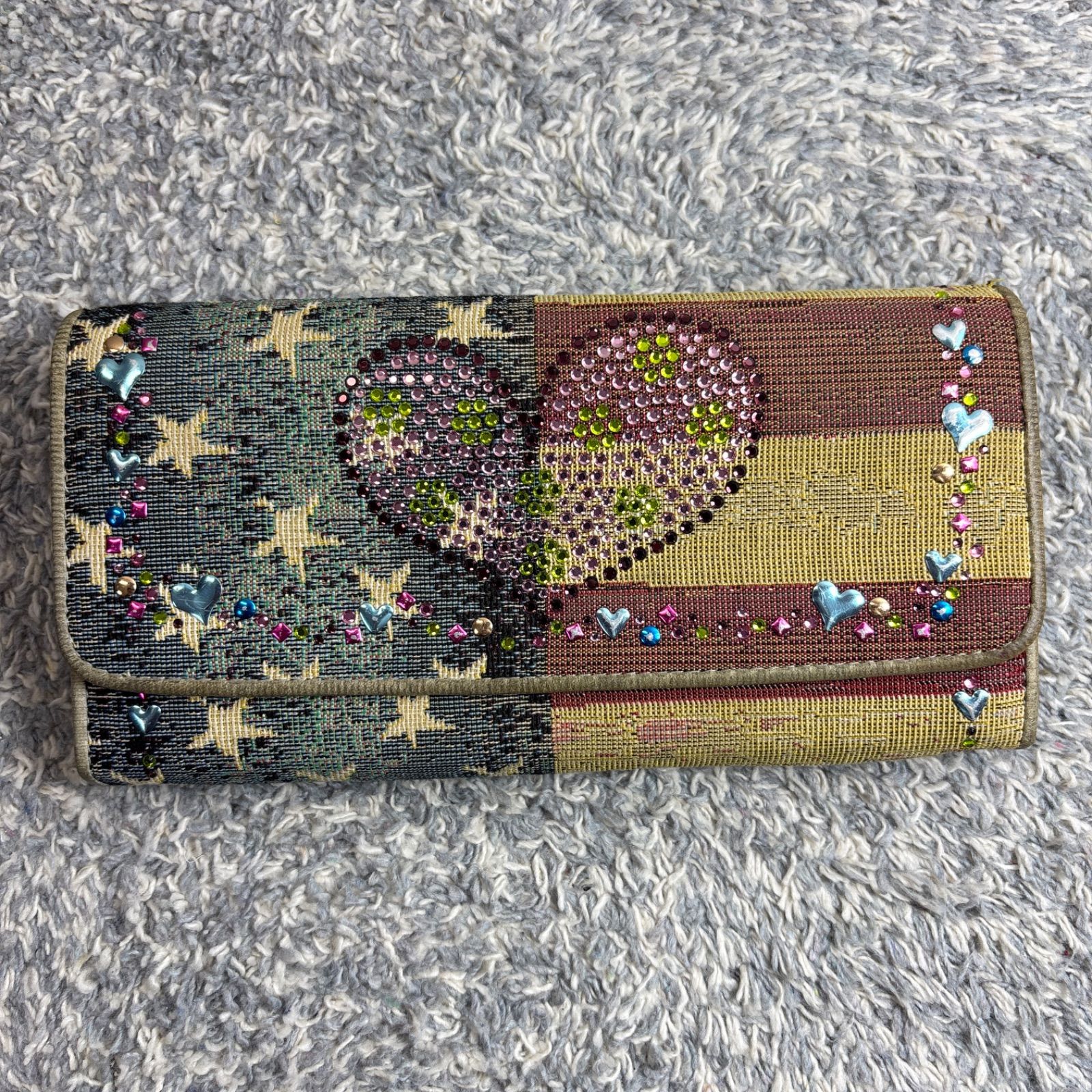 https://assets.mercari-shops-static.com/-/large/plain/2JXr58p3z4XiYMe54uKLLf.jpg@jpg