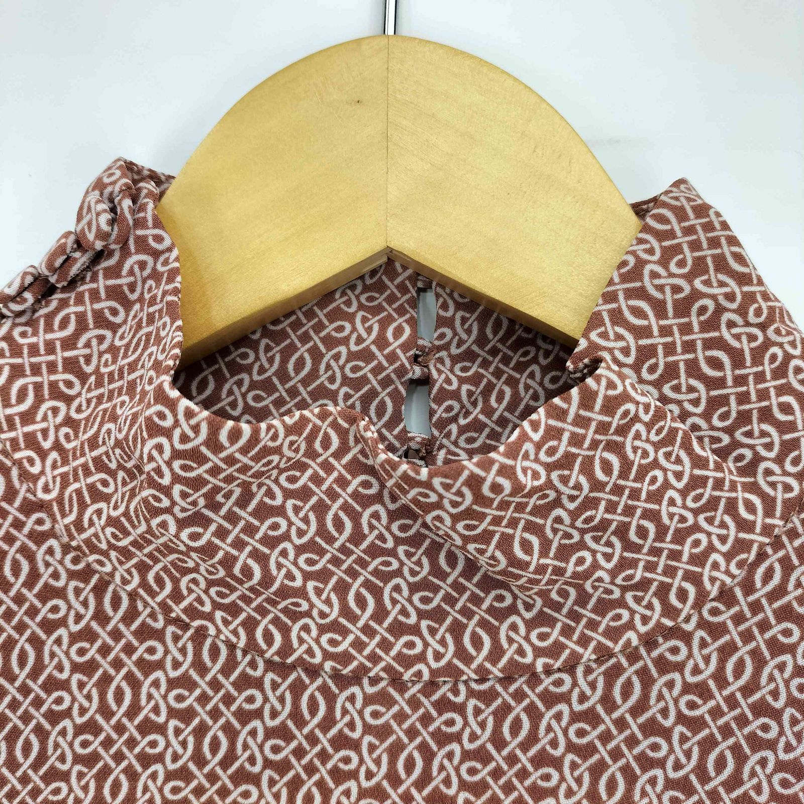 https://assets.mercari-shops-static.com/-/large/plain/2JXr5LTLnqa5YB7SRyRuHR.jpg@jpg