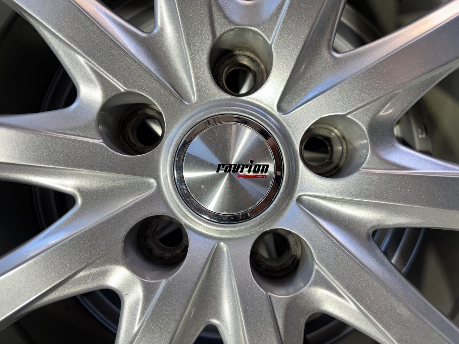大特価】215/60R17 スタッドレス グッドイヤー アイスナビ8 C-HR外し