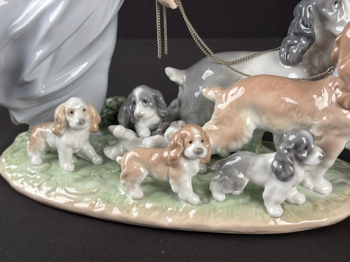 リヤドロ「仔犬たちの行進」6784 フィギュリン 保管箱付 - メルカリ