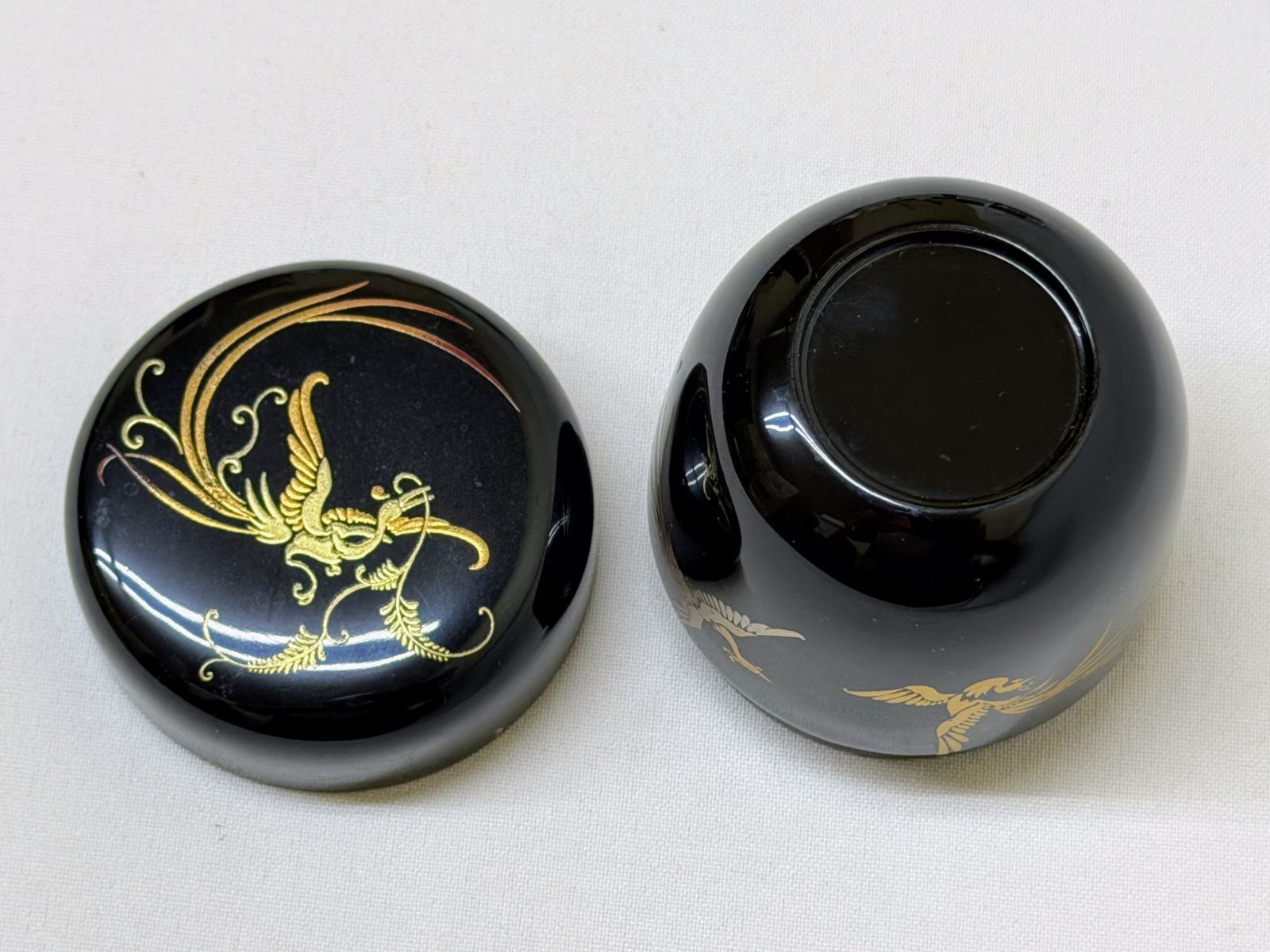 D503【茶道具】黒塗 鳳凰蒔絵 棗 木製 漆器 薄茶器 なつめ 径6.7cm 高