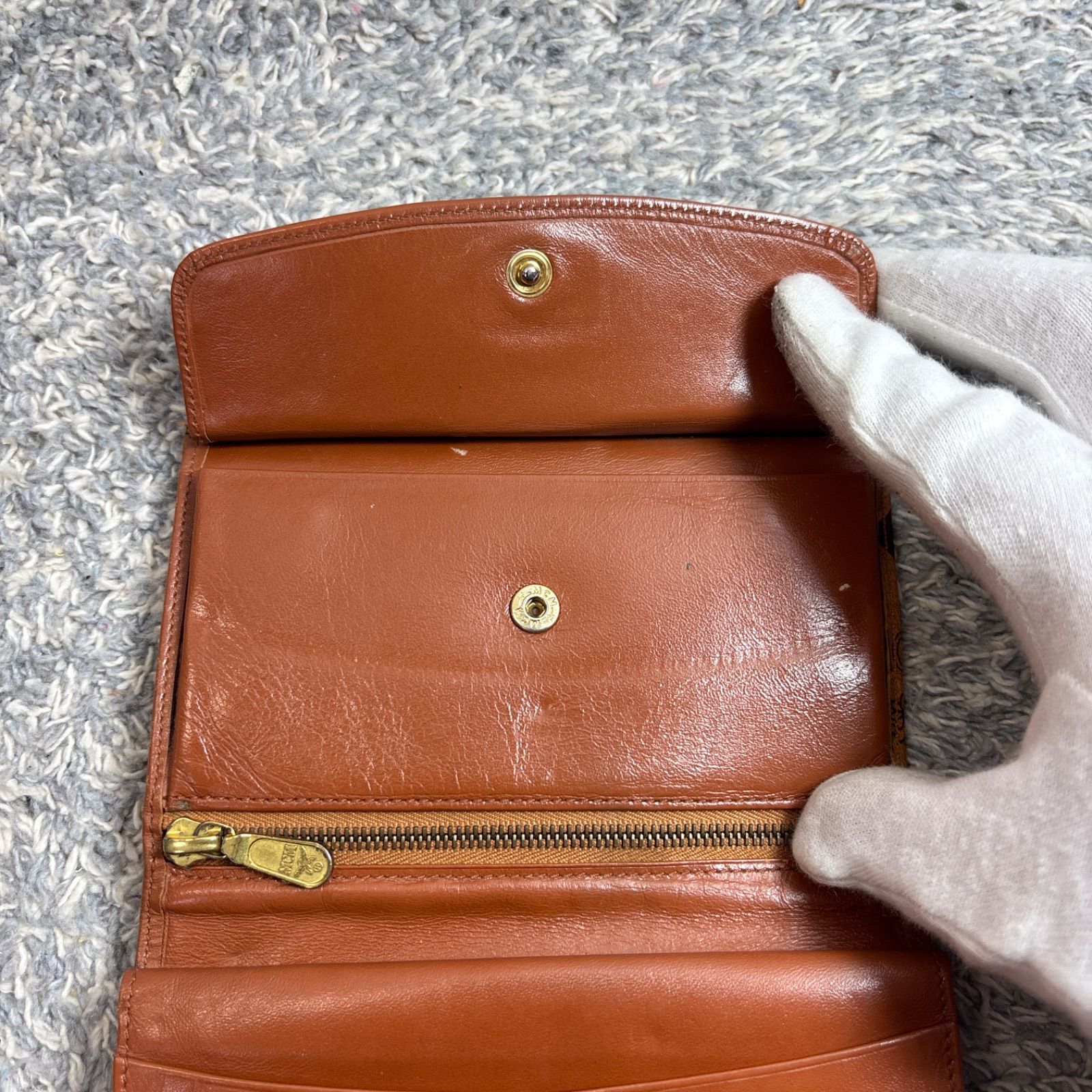 極美品　MCM 二つ折り財布　ヴィセトス柄　モノグラム　キャメル MCM エムシーエム 二つ折り財布 ヴィセトス モノグラム コニャック