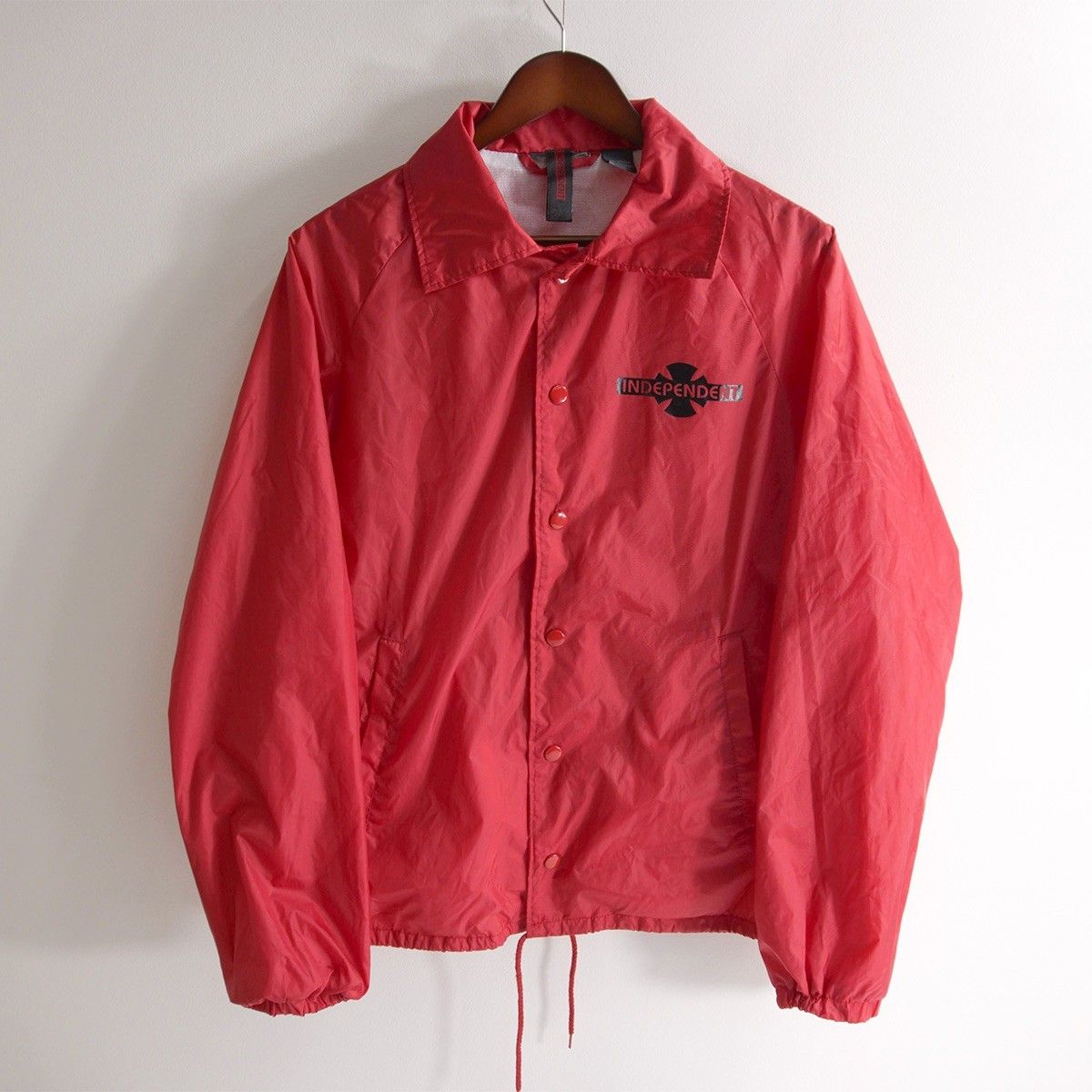 美品】INDEPENDENT【クロスプリント コーチジャケット】S レッド
