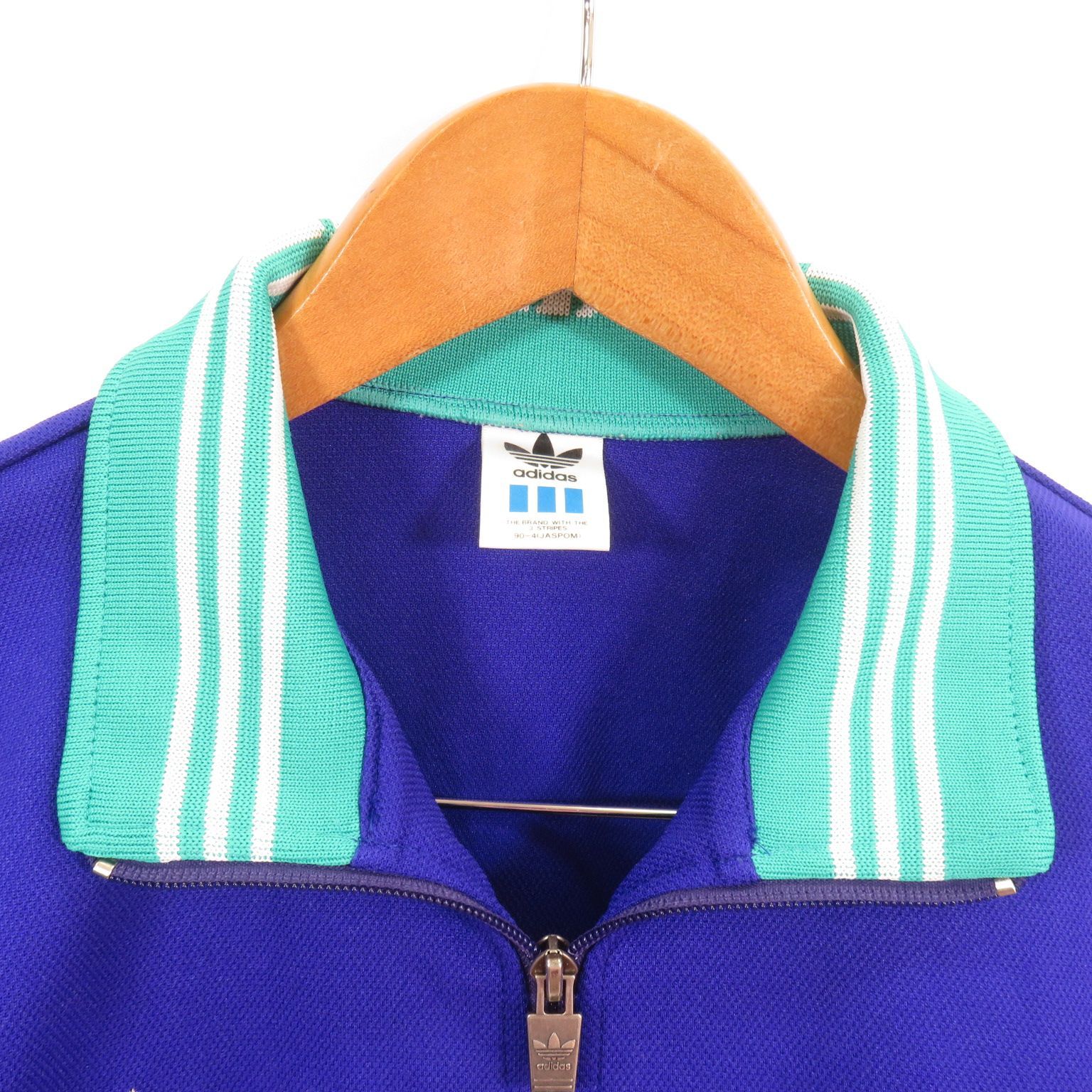 https://assets.mercari-shops-static.com/-/large/plain/2JXrEM6hWoDG4v2jUjWoev.jpg@jpg
