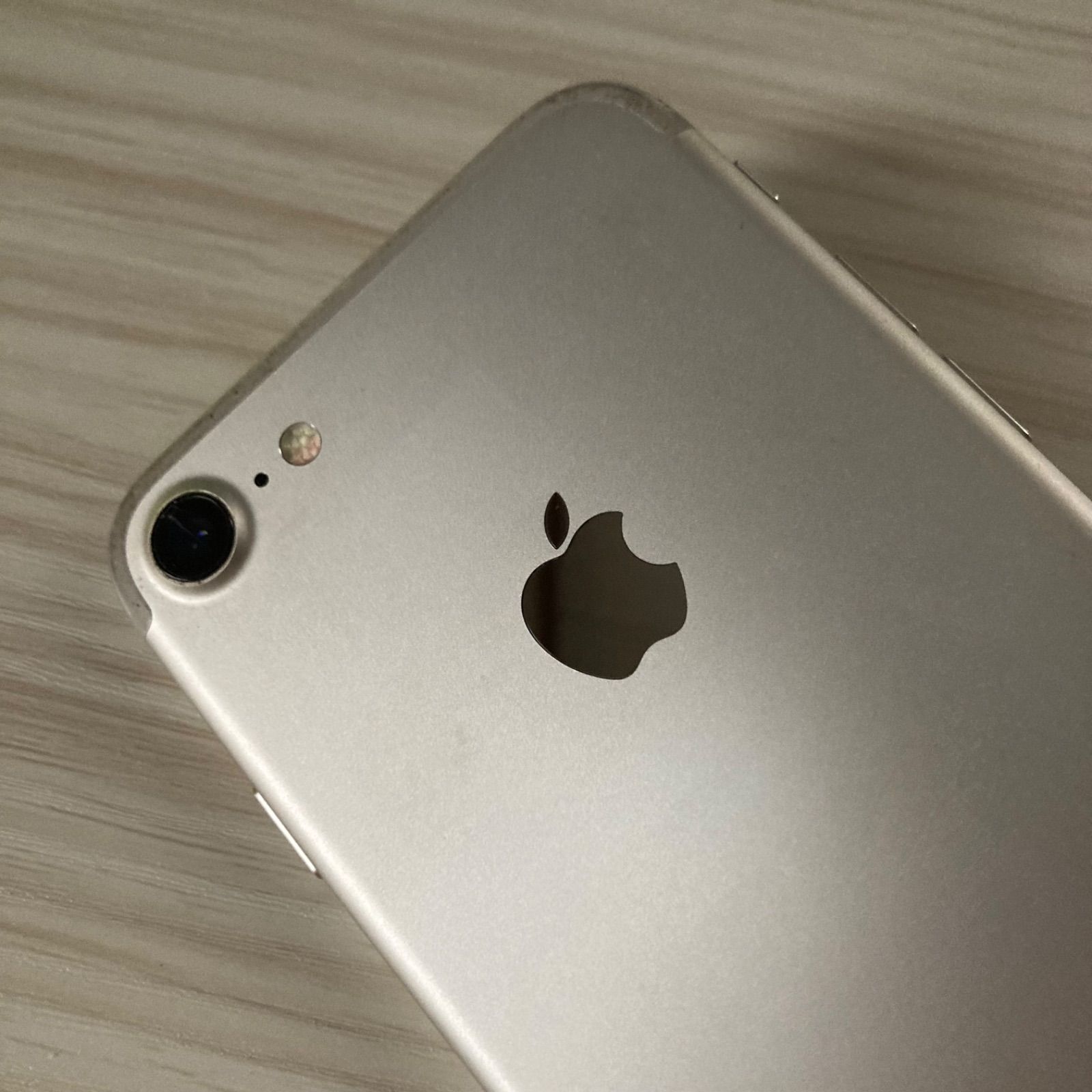iPhone7 32GB Silver SIMフリー - メルカリ