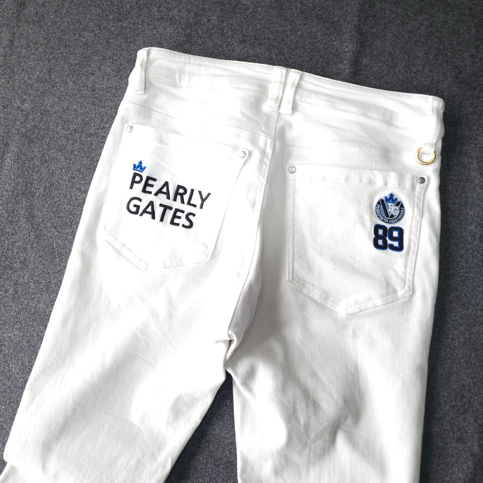 パーリーゲイツ 近年 ストレッチゴルフパンツ ホワイト LL 6 ロゴ刺繍 👌値下げ交渉受付中】美品 PEARLY GATES 近年モデル ストレッチ ロゴ
