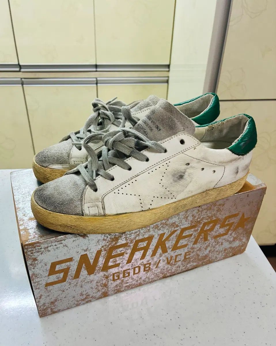 GOLDEN GOOSE ゴールデングース 38
