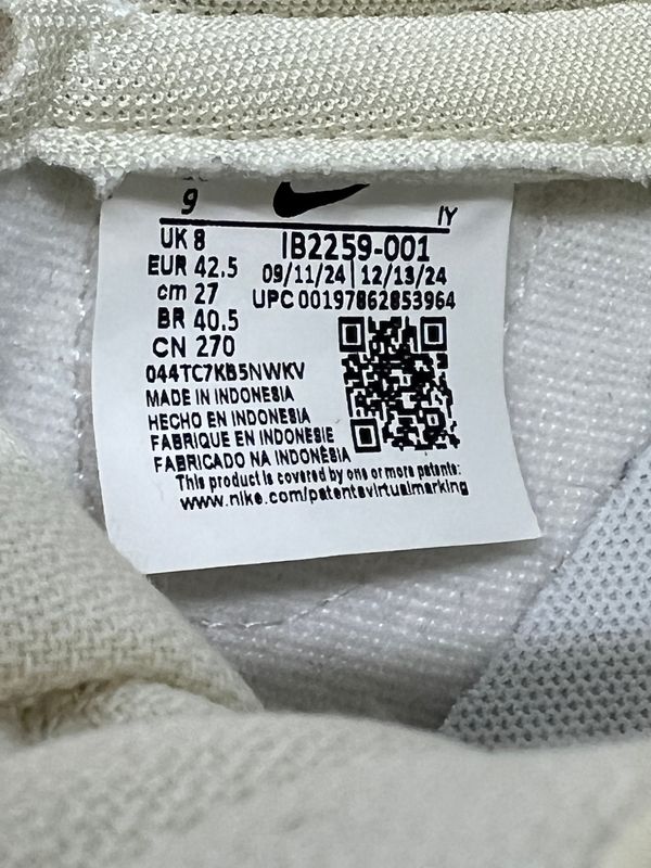 https://assets.mercari-shops-static.com/-/large/plain/2JXrKANHrmiyXcW6j2mfLU.jpg@jpg