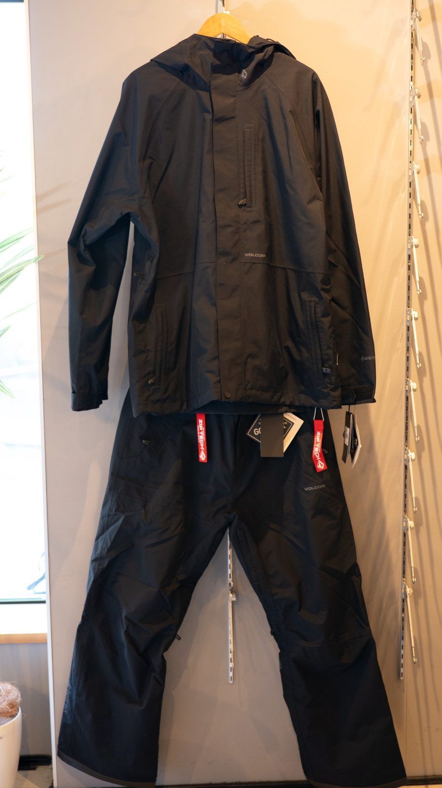 【シーズン前価格】VOLCOM DUA GORE-TEX JACKET & DUA GORE-TEX PANT 上下セット 58,800円