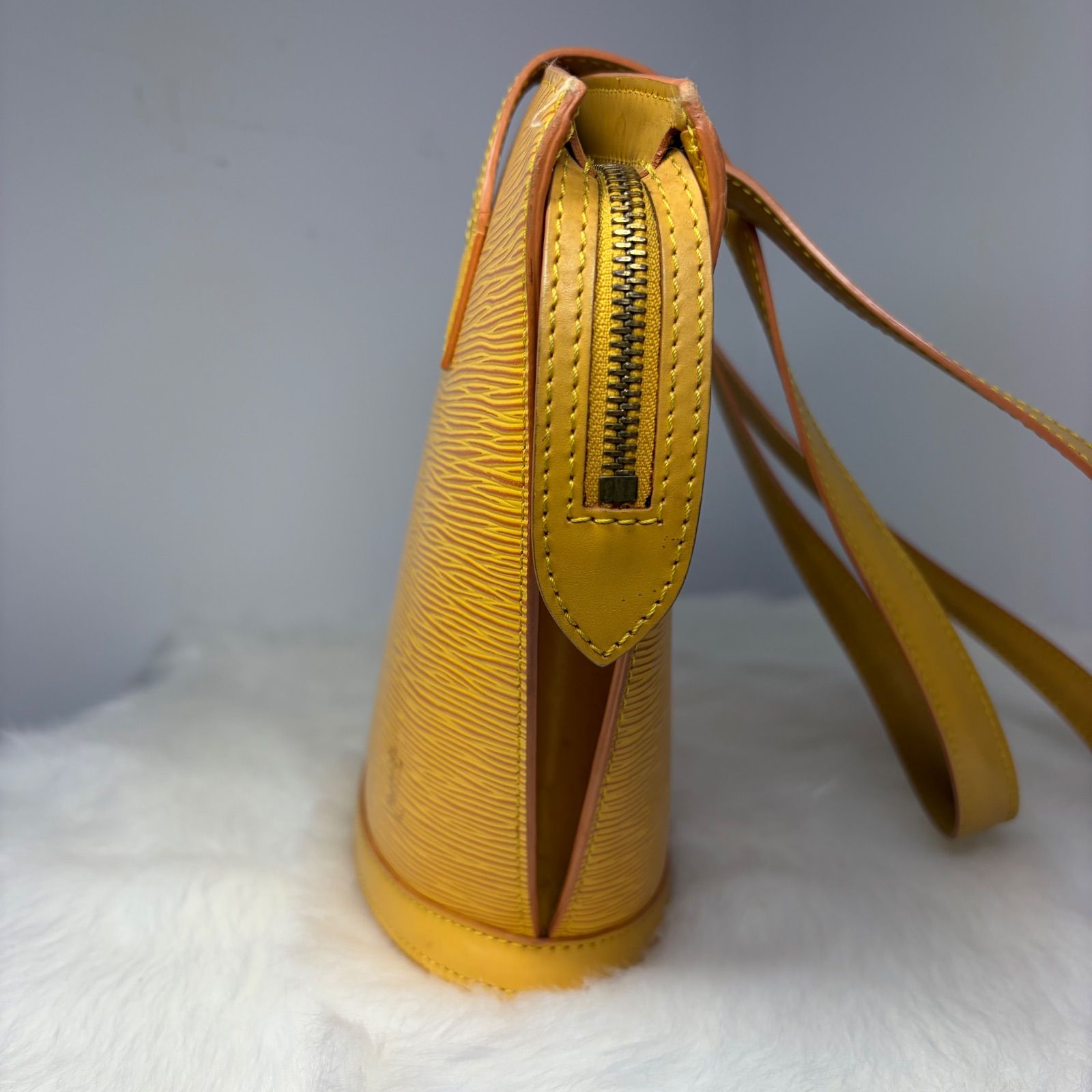 LOUIS VUITTON ルイヴィトン サンジャック PM M52279 エピ タッシリ