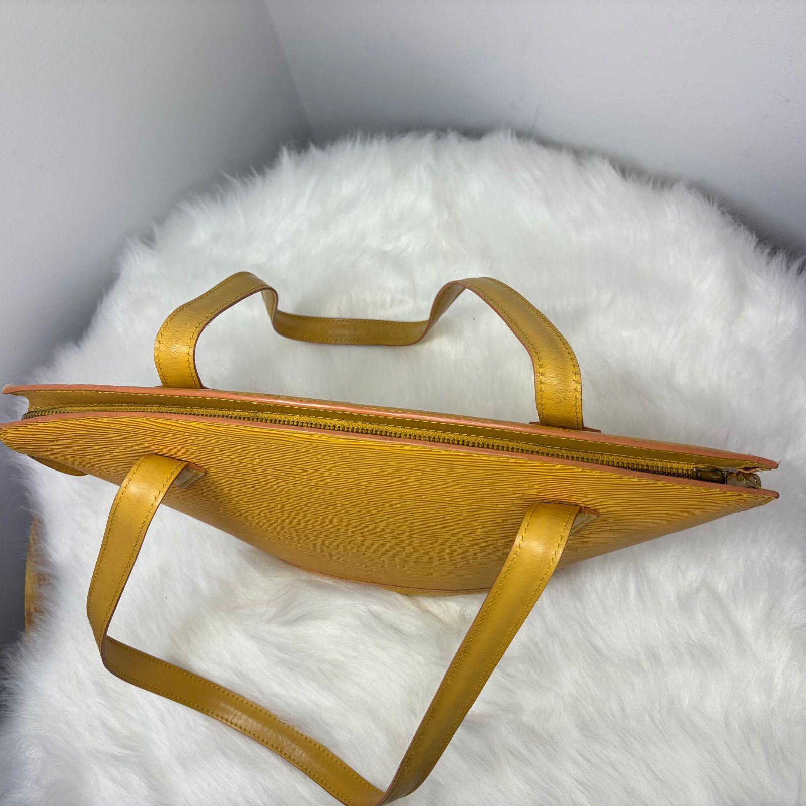LOUIS VUITTON ルイヴィトン サンジャック PM M52279 エピ タッシリ