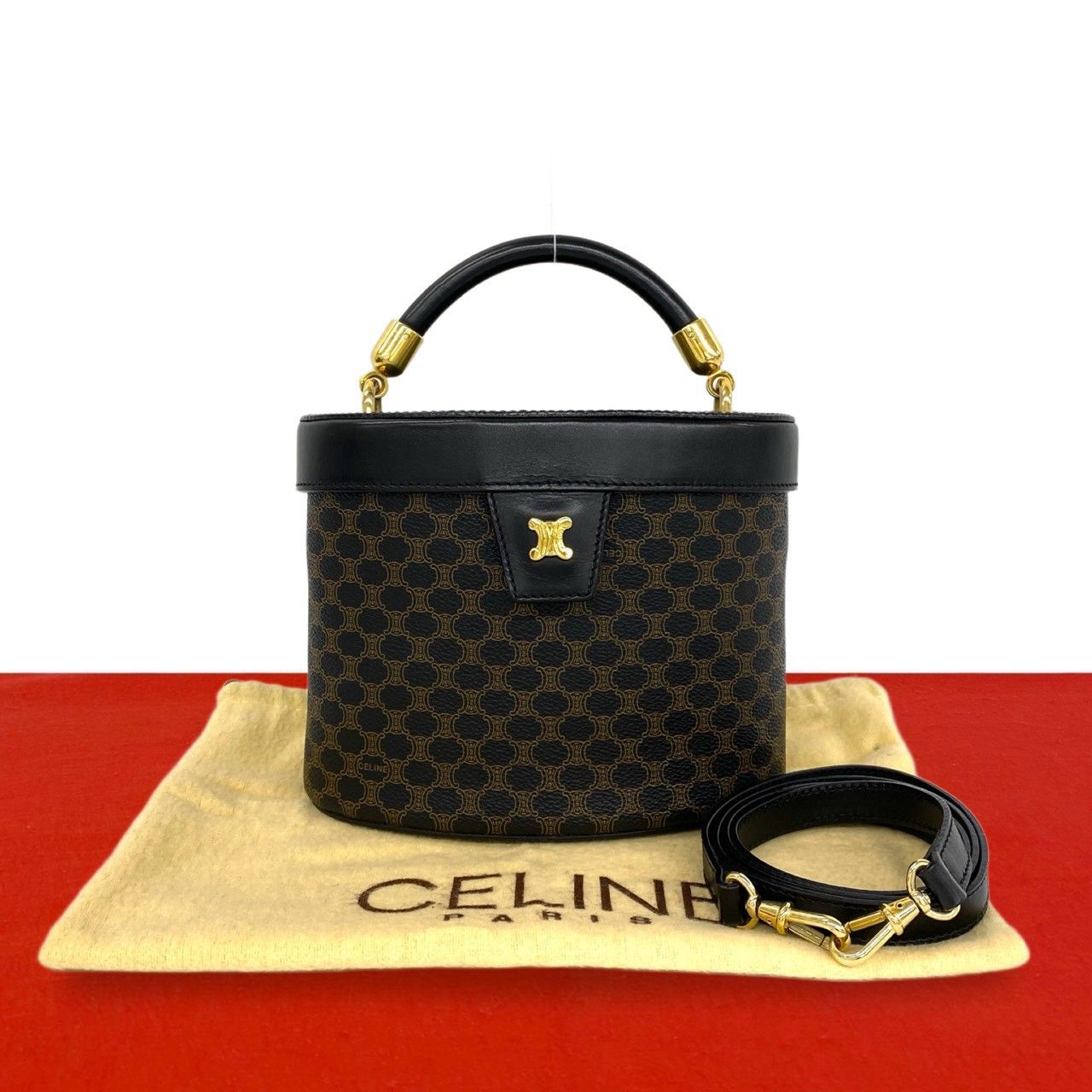セリーヌ マカダム柄 ハンドバッグ トリオンフ レザー ゴールド金具 ほぼ未使用 袋付 CELINE セリーヌ マカダム 柄 トリオンフ ロゴ 金具