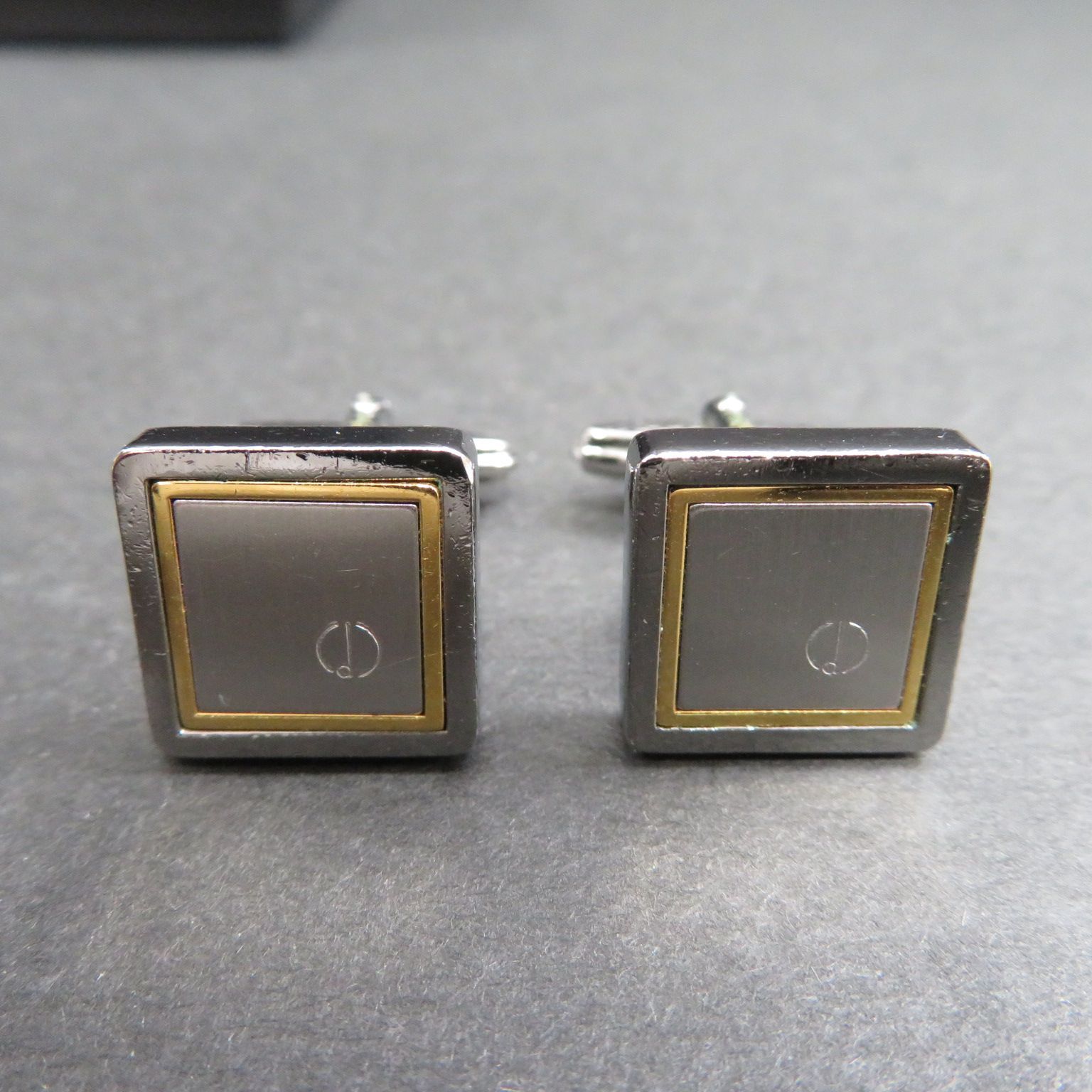 4857☆カフス□アルフレッドダンヒル(ALFRED DUNHILL)□送料込み