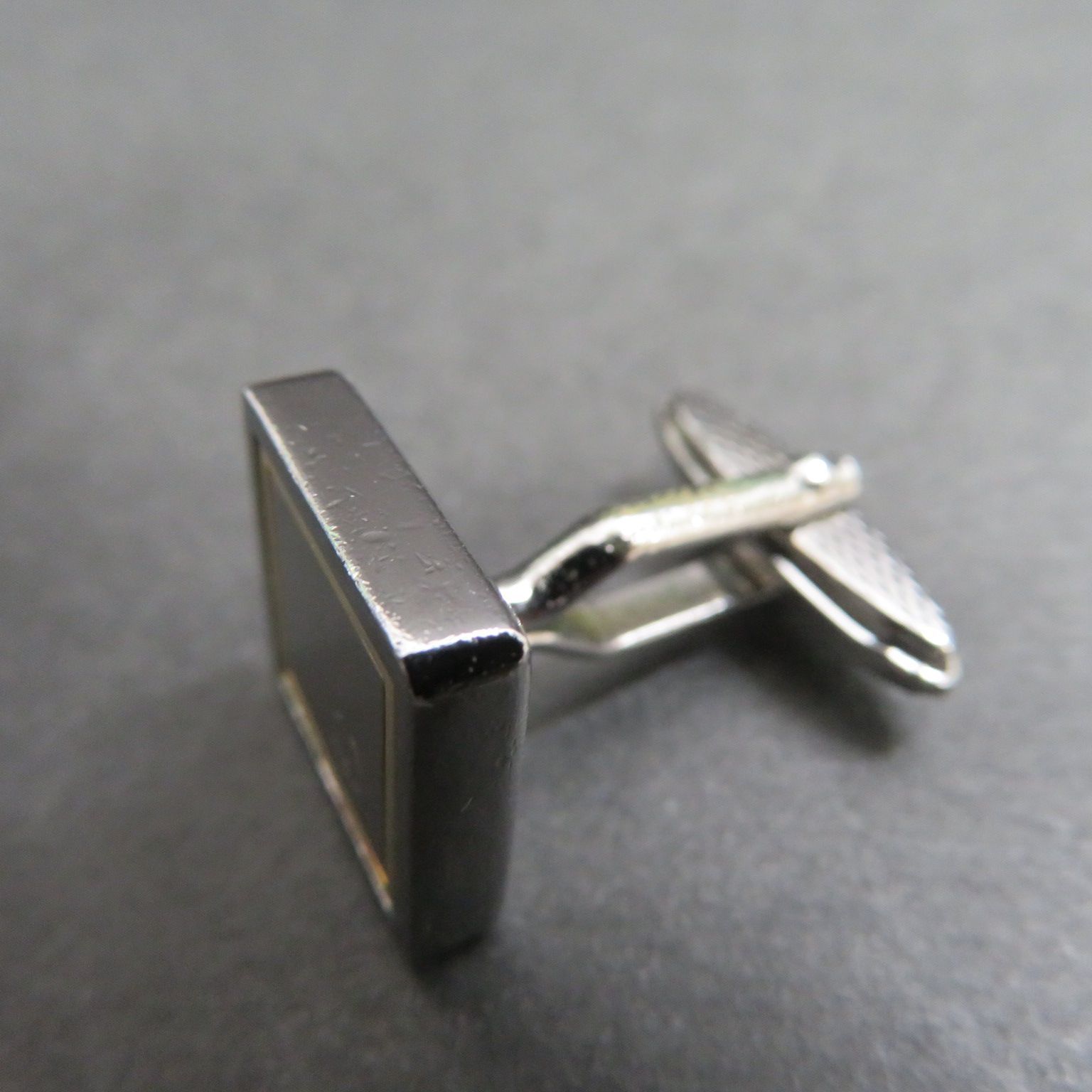 4857☆カフス□アルフレッドダンヒル(ALFRED DUNHILL)□送料込み