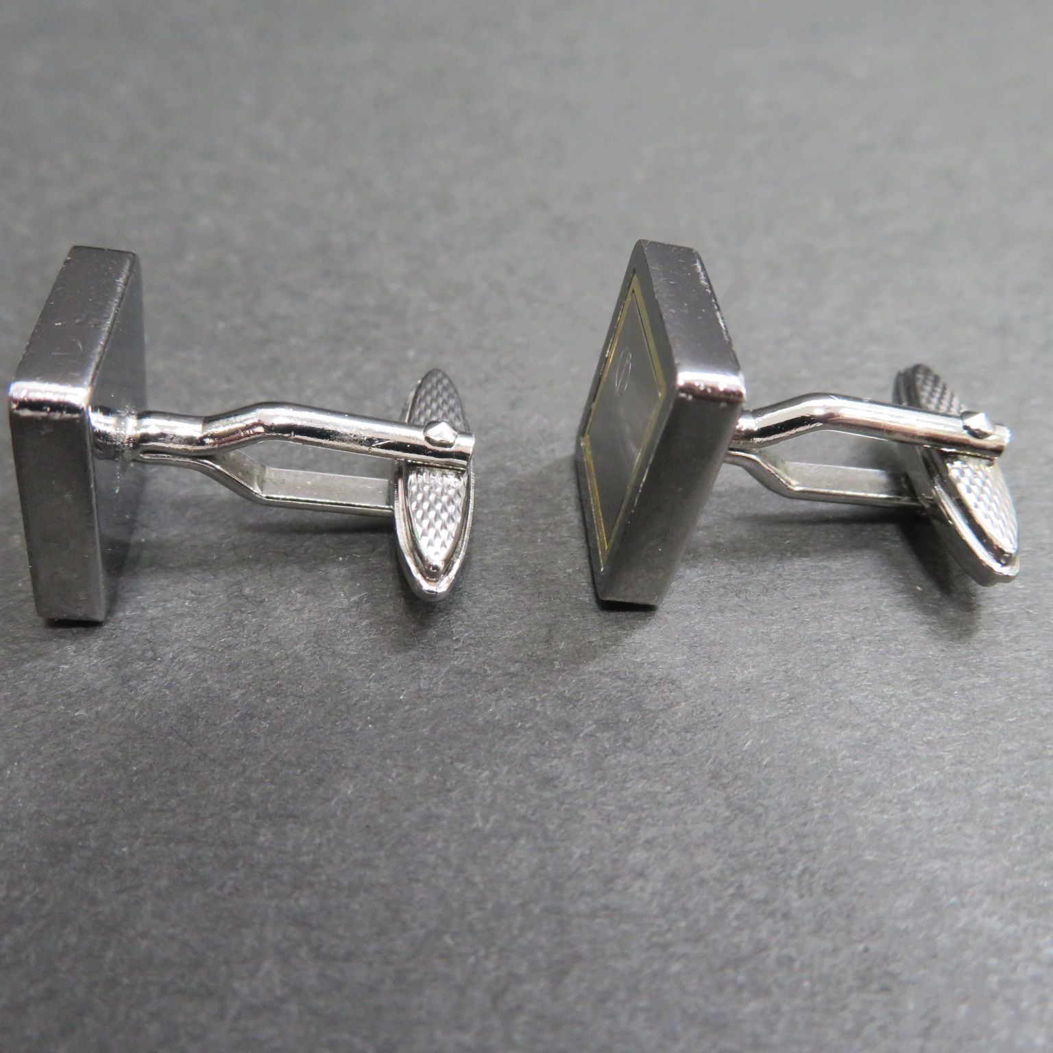 4857☆カフス□アルフレッドダンヒル(ALFRED DUNHILL)□送料込み