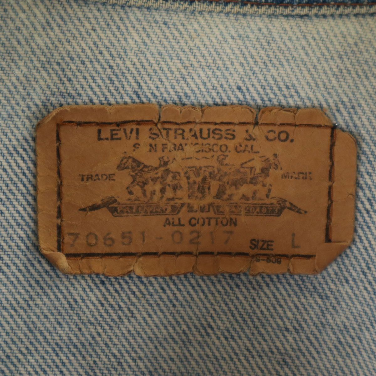 https://assets.mercari-shops-static.com/-/large/plain/2JXrWEPtMVpPuYotq9FDSr.jpg@jpg