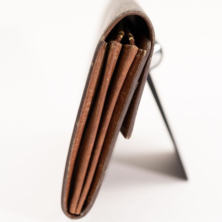 https://assets.mercari-shops-static.com/-/large/plain/2JXrY45QMqLmoTVZUPrEQw.jpg@jpg