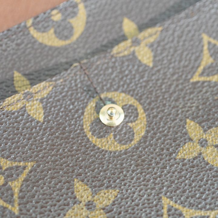 https://assets.mercari-shops-static.com/-/large/plain/2JXrY45aB9ipbpM76kKy9K.jpg@jpg