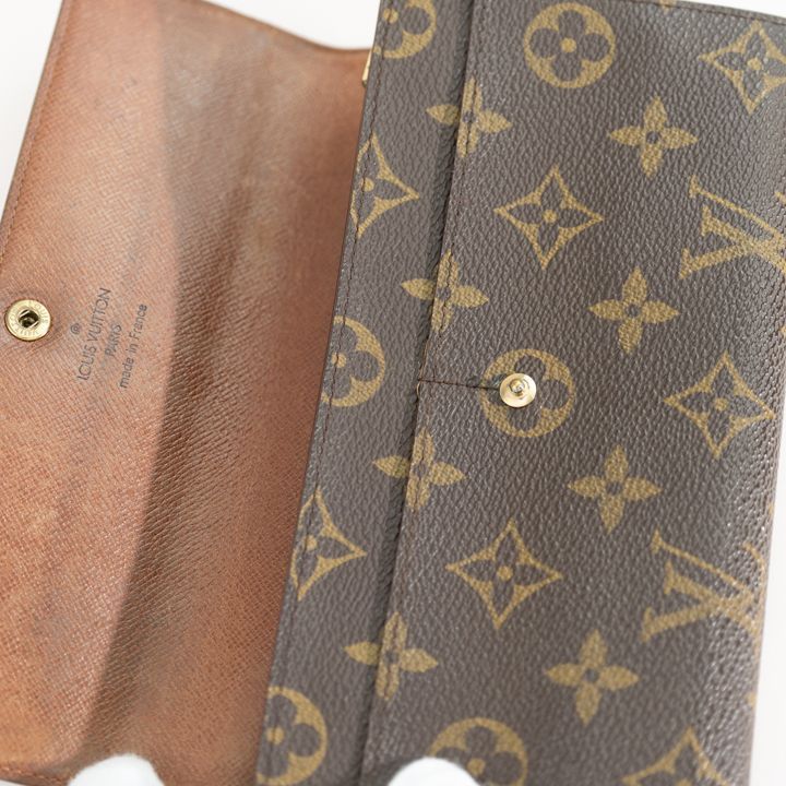 https://assets.mercari-shops-static.com/-/large/plain/2JXrY45tD9fzvBcuc2zzKZ.jpg@jpg