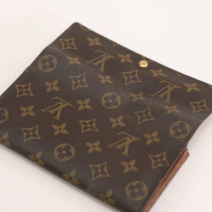 https://assets.mercari-shops-static.com/-/large/plain/2JXrY47oLAW66vLbZpA8vA.jpg@jpg