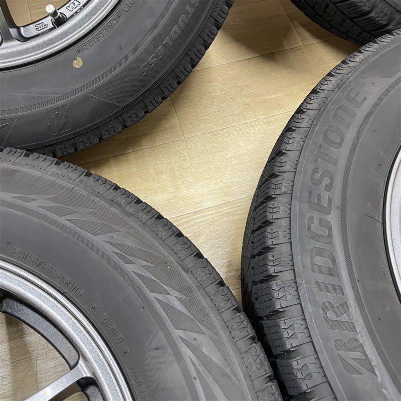 アルファード カローラクロス等 2023年製 ブリヂストン VRX2 215/65R16